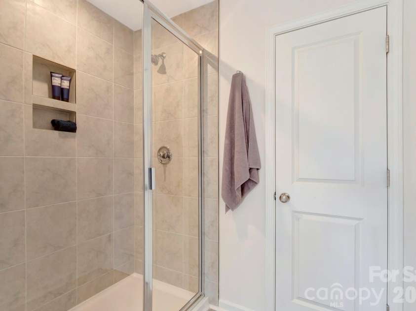 315 Hendley Drive, York, SC 29745.  MLS# CAR4364972, YatesRealty ID 21233. Owner's suite