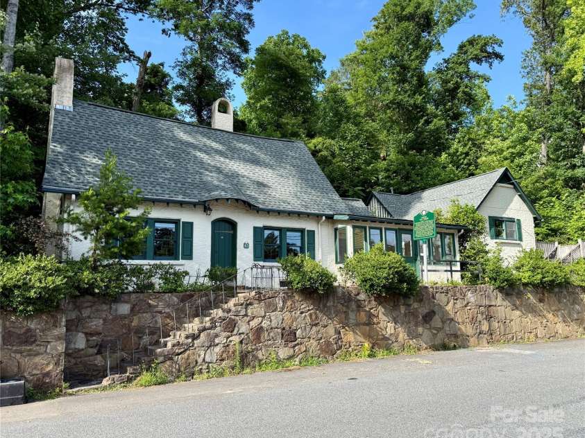 43 Howard Street, Tryon, NC 28782.  MLS# CAR4268057, YatesRealty ID 21234. Rare opportunity to acquire historic Toy House & Cottage!