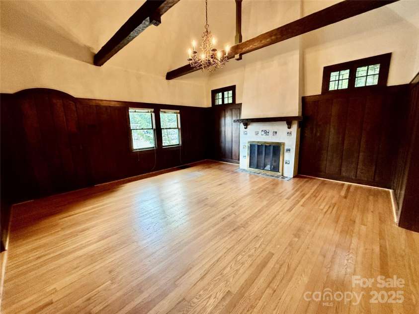 43 Howard Street, Tryon, NC 28782.  MLS# CAR4268057, YatesRealty ID 21234. Toy House family room