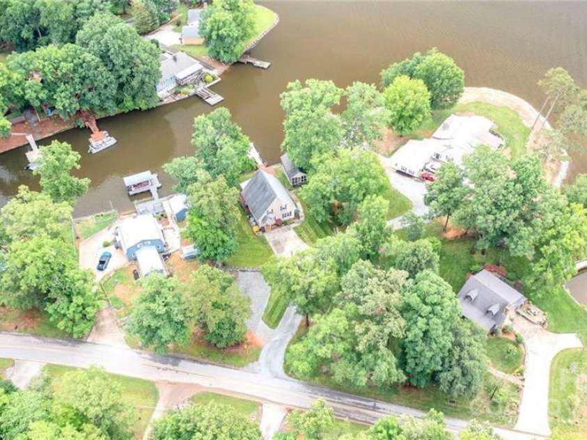 1901 Warf Road, Lexington, NC 27292.  MLS# CAR4268673, YatesRealty ID 21235. 
