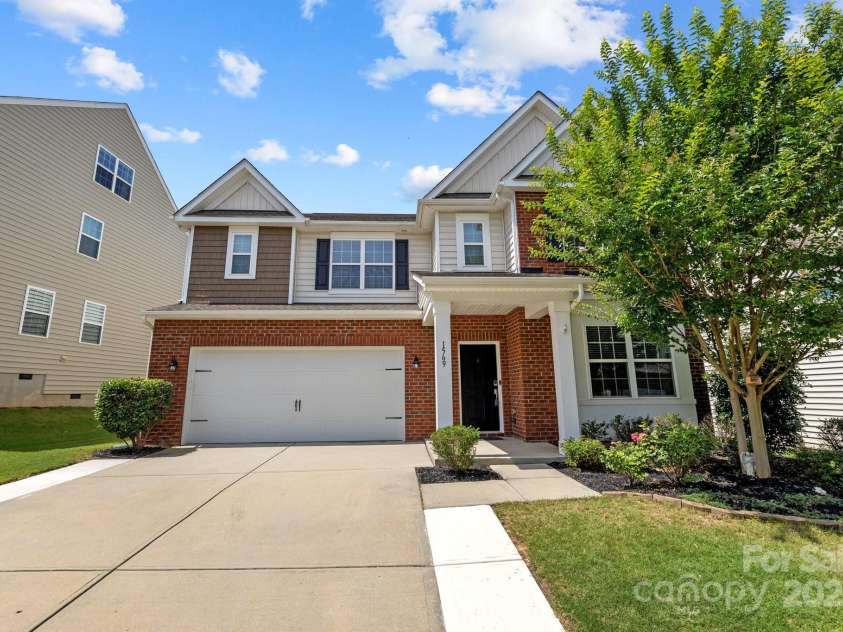 1569 Shannon Falls Drive, Fort Mill, SC 29715.  MLS# CAR4269128, YatesRealty ID 21236. 