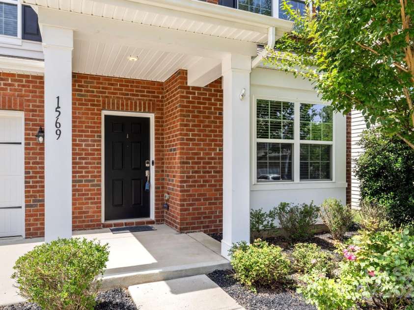1569 Shannon Falls Drive, Fort Mill, SC 29715.  MLS# CAR4269128, YatesRealty ID 21236. 