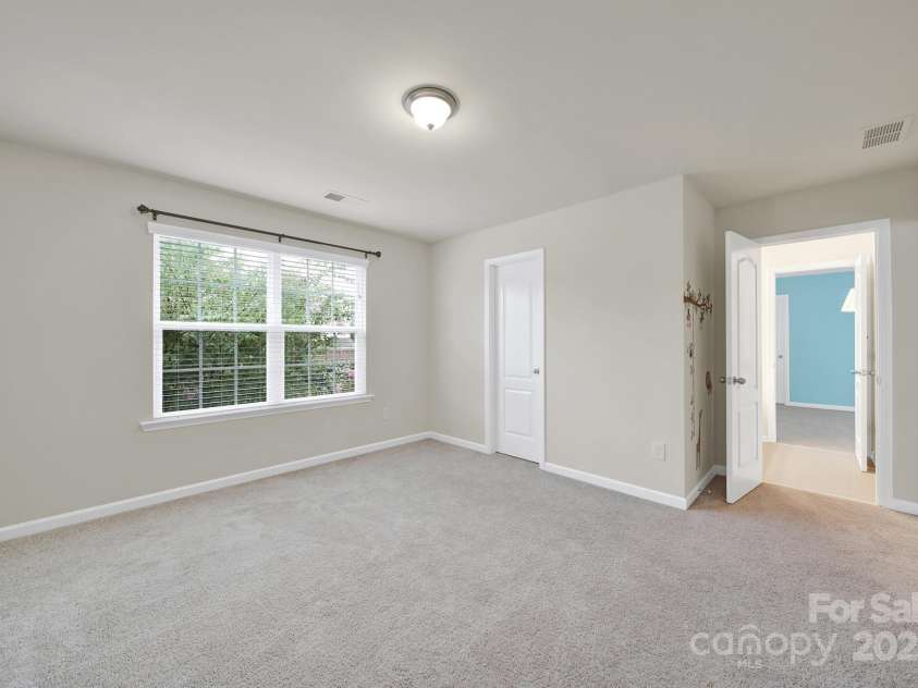 1569 Shannon Falls Drive, Fort Mill, SC 29715.  MLS# CAR4269128, YatesRealty ID 21236. 
