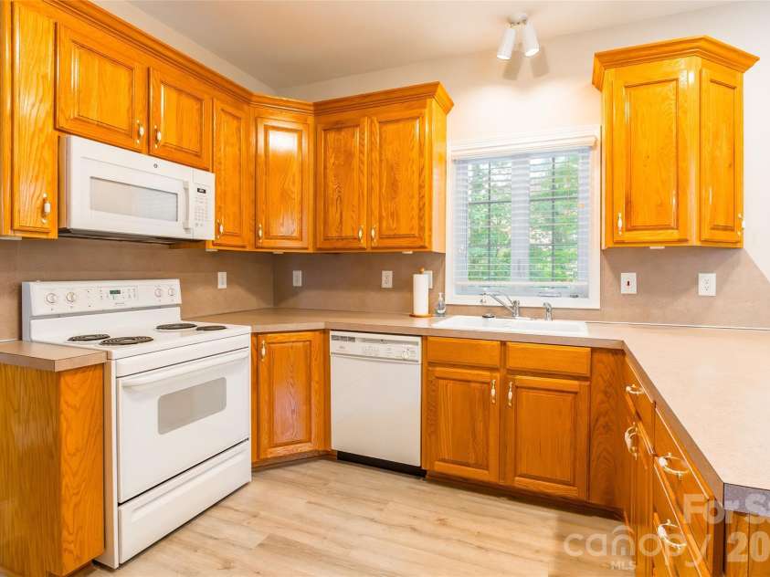 319 Cumbria Way, Rock Hill, SC 29732.  MLS# CAR4378470, YatesRealty ID 21238. 
