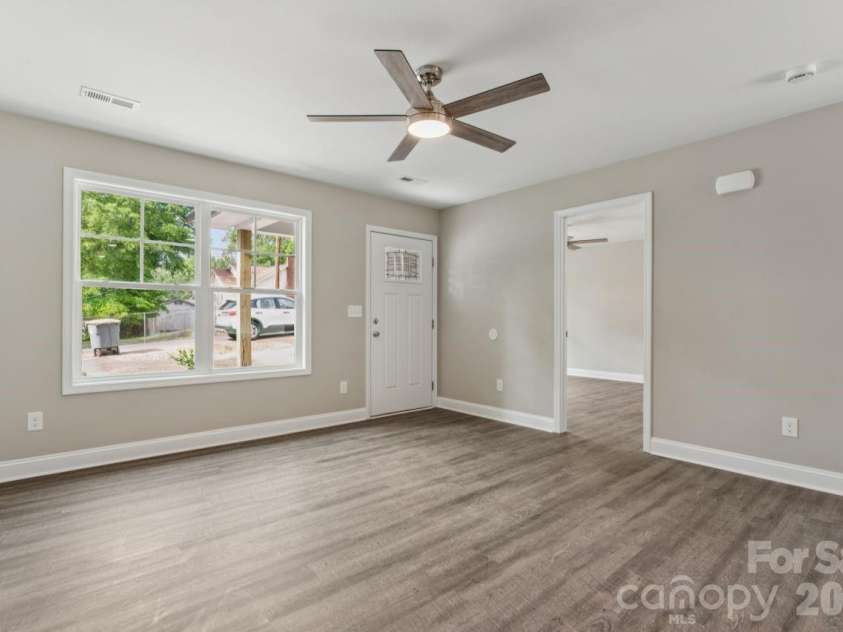 203 17th Street, Kannapolis, NC 28081.  MLS# CAR4380691, YatesRealty ID 21239. 