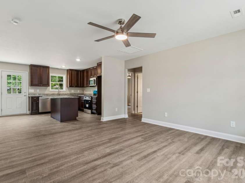 203 17th Street, Kannapolis, NC 28081.  MLS# CAR4380691, YatesRealty ID 21239. 