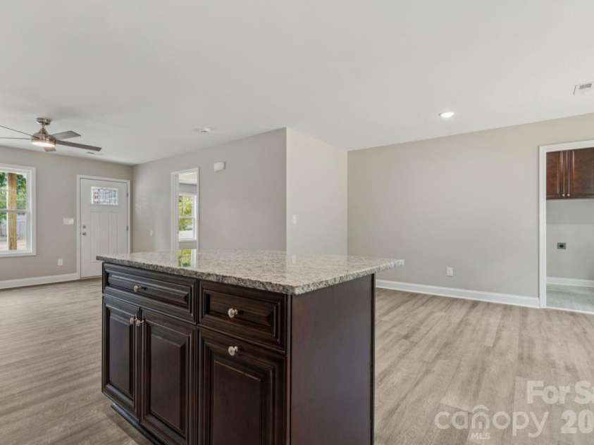203 17th Street, Kannapolis, NC 28081.  MLS# CAR4380691, YatesRealty ID 21239. 