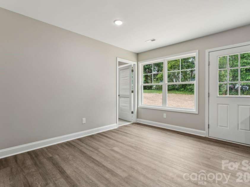 203 17th Street, Kannapolis, NC 28081.  MLS# CAR4380691, YatesRealty ID 21239. 