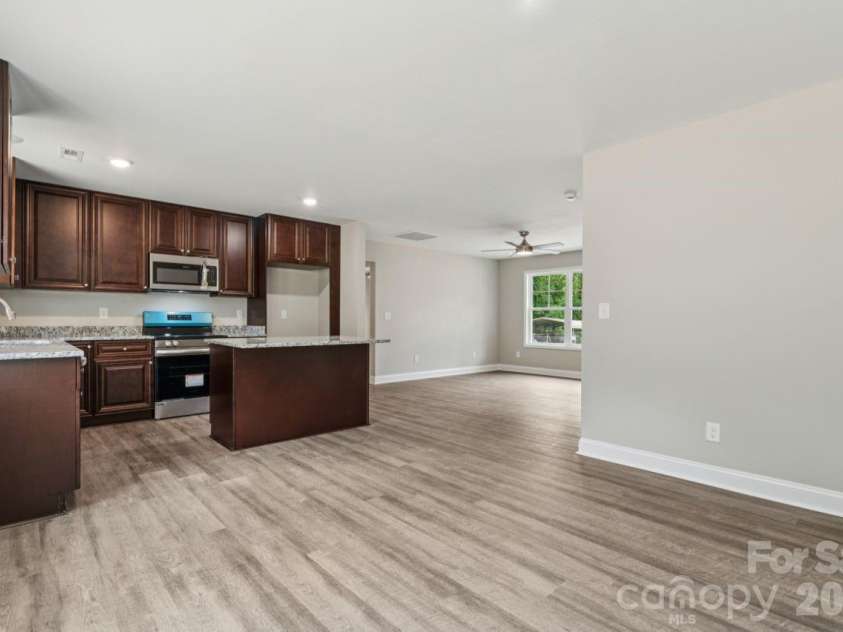 203 17th Street, Kannapolis, NC 28081.  MLS# CAR4380691, YatesRealty ID 21239. 