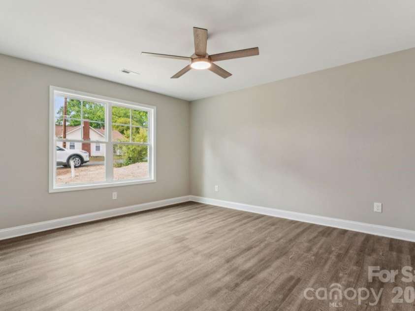 203 17th Street, Kannapolis, NC 28081.  MLS# CAR4380691, YatesRealty ID 21239. 