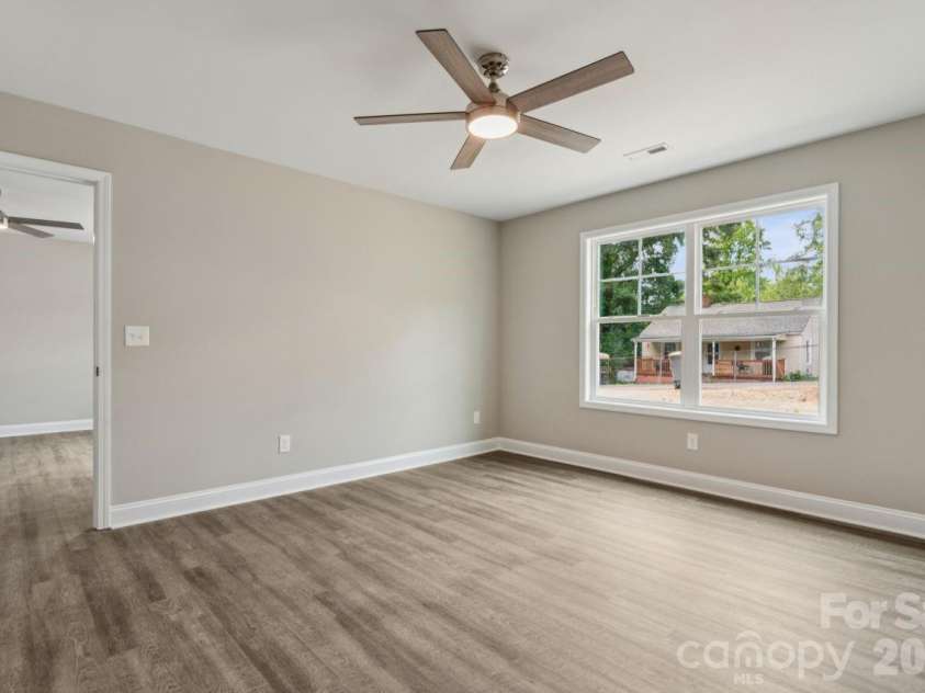 203 17th Street, Kannapolis, NC 28081.  MLS# CAR4380691, YatesRealty ID 21239. 