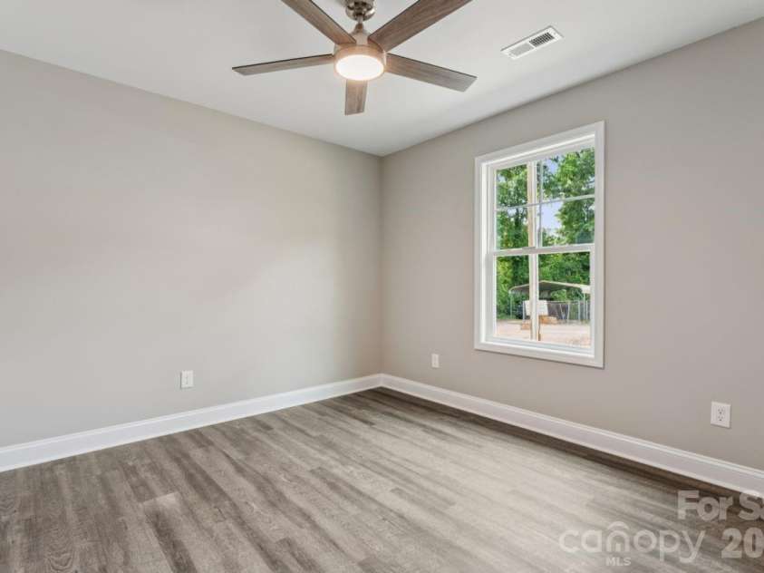 203 17th Street, Kannapolis, NC 28081.  MLS# CAR4380691, YatesRealty ID 21239. 