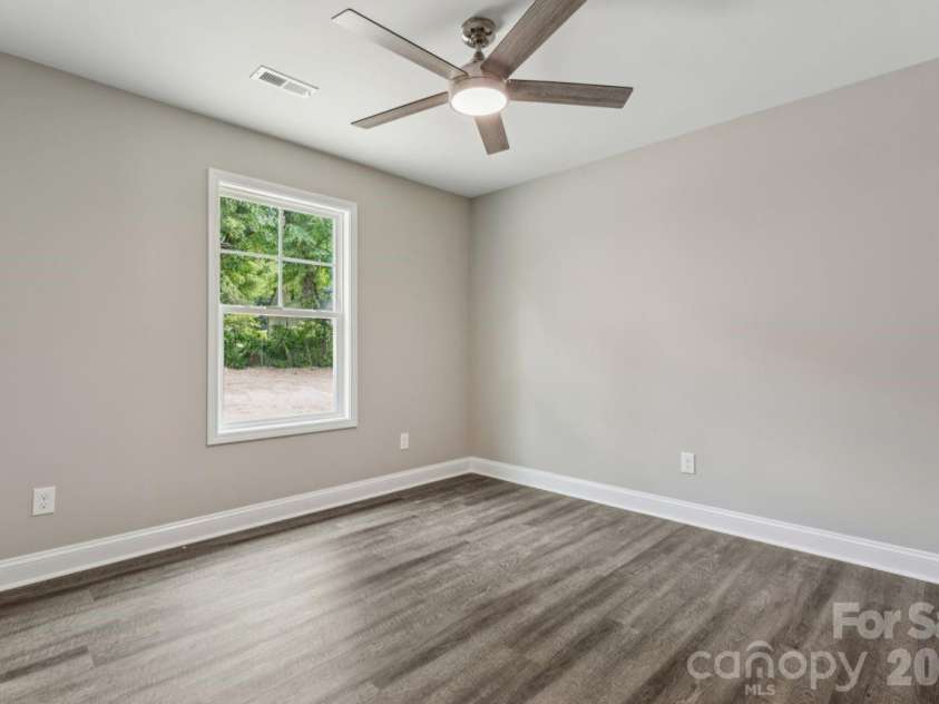 203 17th Street, Kannapolis, NC 28081.  MLS# CAR4380691, YatesRealty ID 21239. 