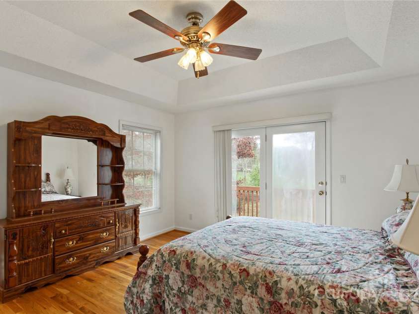 38 Southern Visions Drive, Hendersonville, NC 28792.  MLS# CAR4183487, YatesRealty ID 2124. 