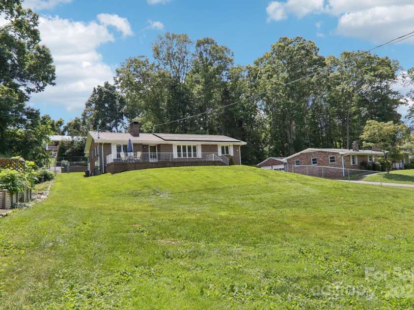 318 & 324 Old Leicester Highway, Asheville, NC 28806.  MLS# CAR4272813, YatesRealty ID 21241. 318