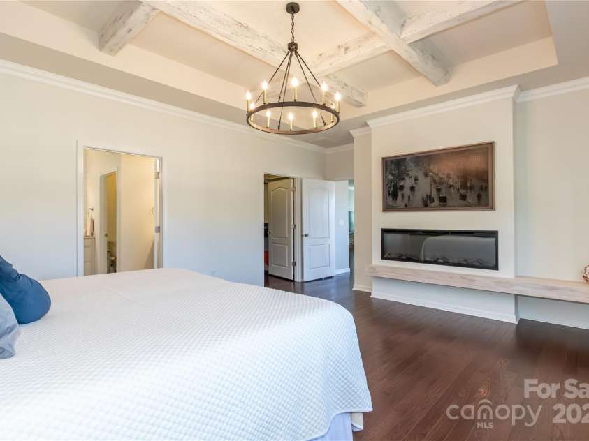 246 Sweet Briar Drive, Fort Mill, SC 29707.  MLS# CAR4234159, YatesRealty ID 21242. Remote Control electric fireplace