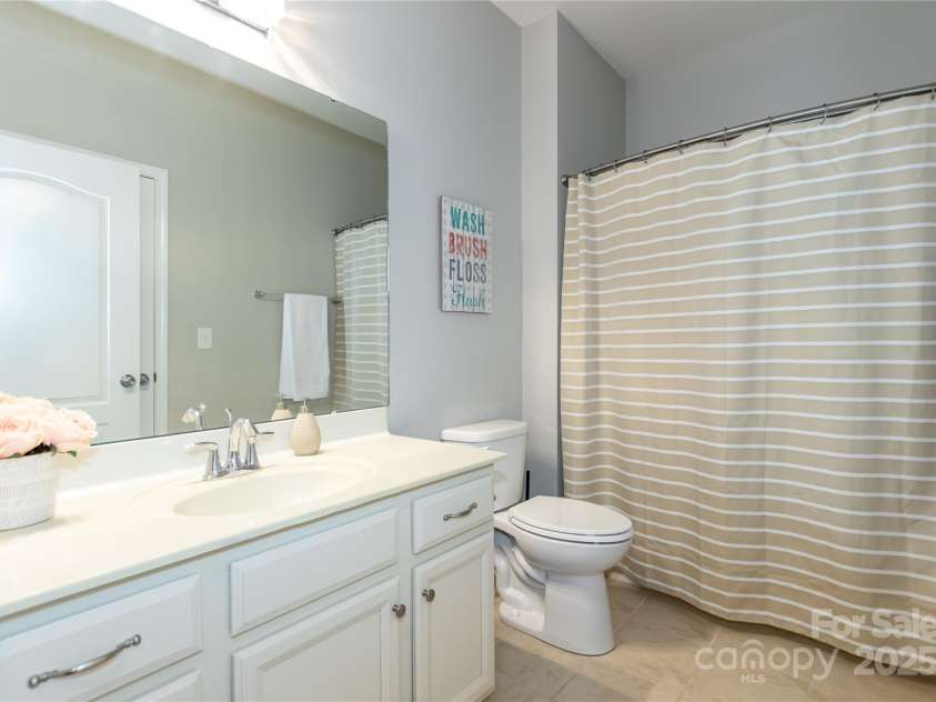 246 Sweet Briar Drive, Fort Mill, SC 29707.  MLS# CAR4234159, YatesRealty ID 21242. Secondary Bathroom