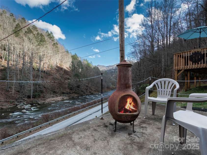 12982 US Hwy 19W None, Burnsville, NC 28714.  MLS# CAR4234088, YatesRealty ID 21243. 