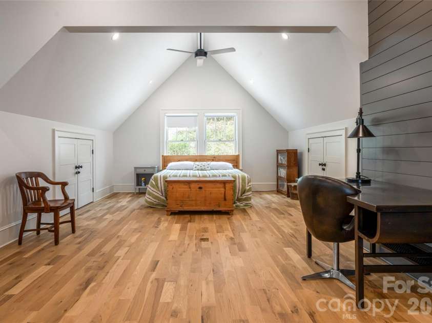 51 Summit Road, Swannanoa, NC 28778.  MLS# CAR4367888, YatesRealty ID 21243. 
