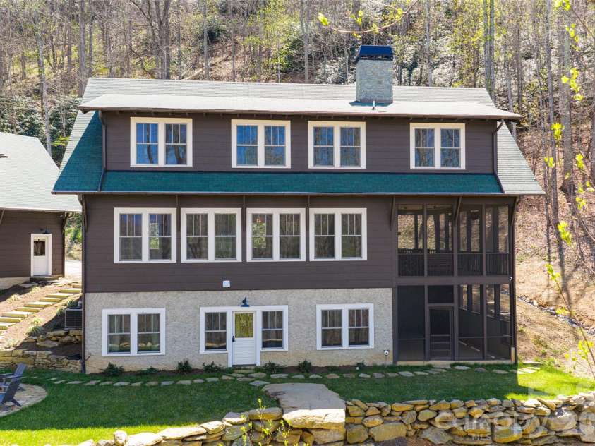 51 Summit Road, Swannanoa, NC 28778.  MLS# CAR4367888, YatesRealty ID 21243. 