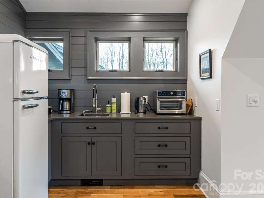 51 Summit Road, Swannanoa, NC 28778.  MLS# CAR4367888, YatesRealty ID 21243. Kitchenette over the garage