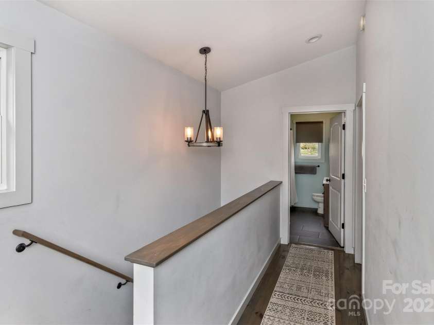 105 Annies Ridge Road, Asheville, NC 28804.  MLS# CAR4234798, YatesRealty ID 21245. 