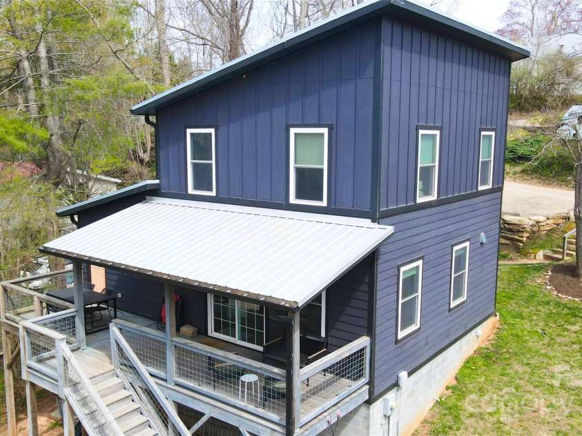 105 Annies Ridge Road, Asheville, NC 28804.  MLS# CAR4234798, YatesRealty ID 21245. 