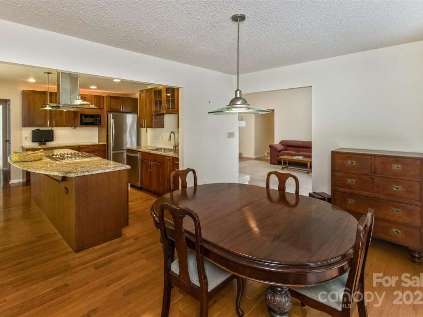 100 Black Oak Drive, Asheville, NC 28804.  MLS# CAR4266222, YatesRealty ID 21246. Updated kitchen for the cook who wants it modern