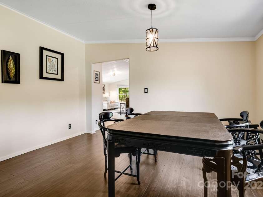 37 Bittersweet Drive, Hendersonville, NC 28792.  MLS# CAR4248021, YatesRealty ID 21247. 