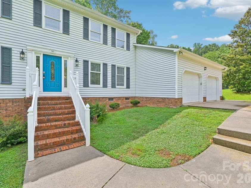 561 Briarwood Road, Lancaster, SC 29720.  MLS# CAR4380574, YatesRealty ID 21249. 
