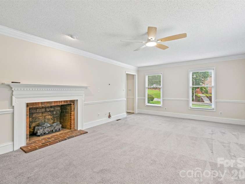 561 Briarwood Road, Lancaster, SC 29720.  MLS# CAR4380574, YatesRealty ID 21249. 
