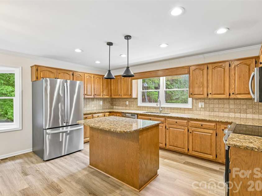 561 Briarwood Road, Lancaster, SC 29720.  MLS# CAR4380574, YatesRealty ID 21249. 