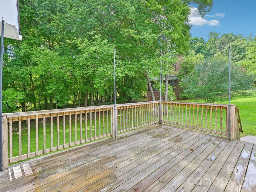 561 Briarwood Road, Lancaster, SC 29720.  MLS# CAR4380574, YatesRealty ID 21249. 