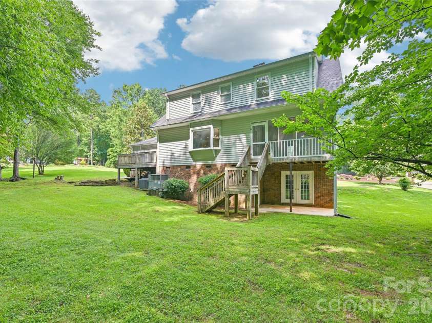561 Briarwood Road, Lancaster, SC 29720.  MLS# CAR4380574, YatesRealty ID 21249. 