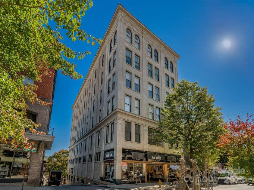 84 Walnut Street, Asheville, NC 28801.  MLS# CAR4313589, YatesRealty ID 2125. 