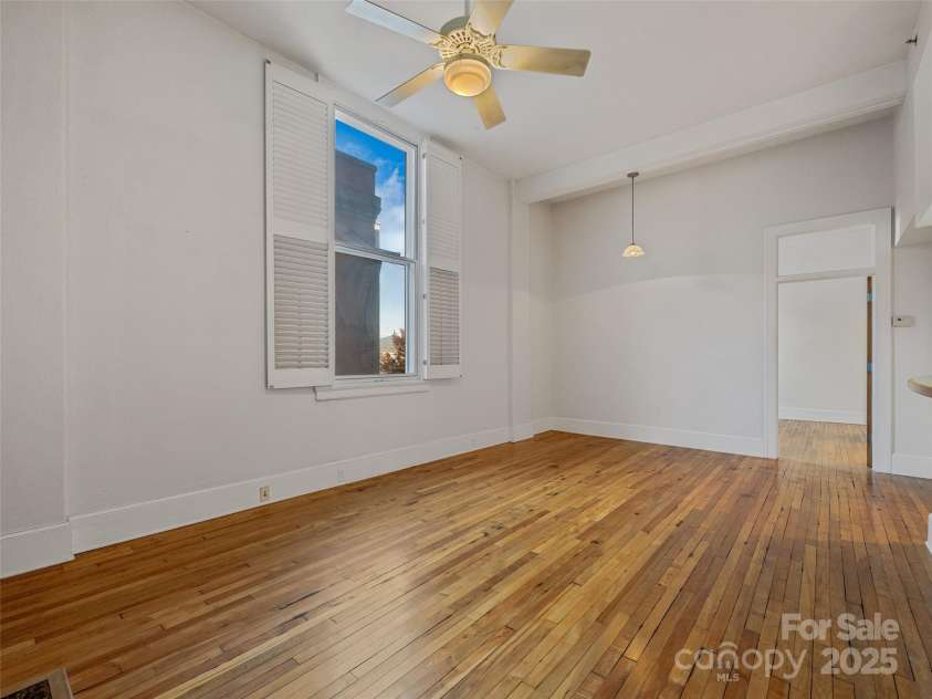 84 Walnut Street, Asheville, NC 28801.  MLS# CAR4313589, YatesRealty ID 2125. 