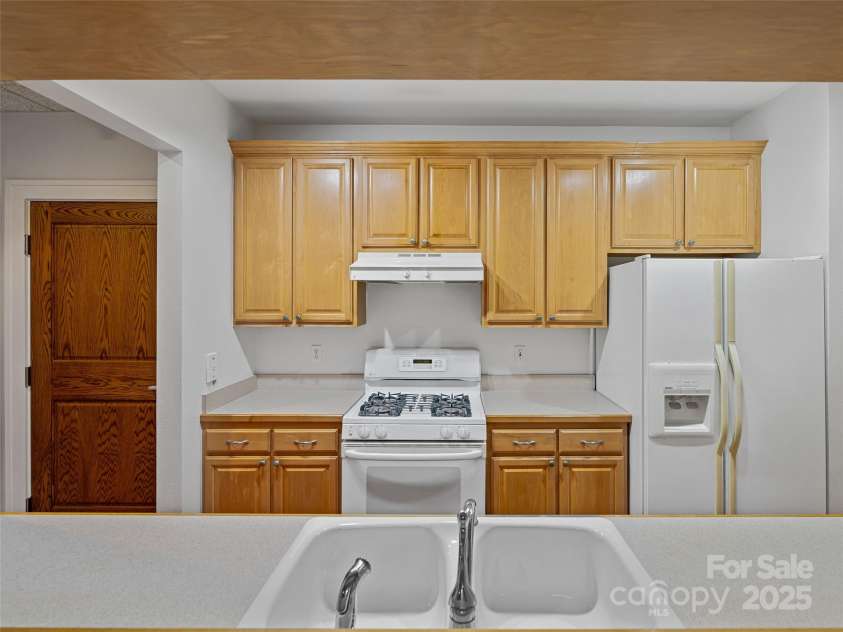 84 Walnut Street, Asheville, NC 28801.  MLS# CAR4313589, YatesRealty ID 2125. 