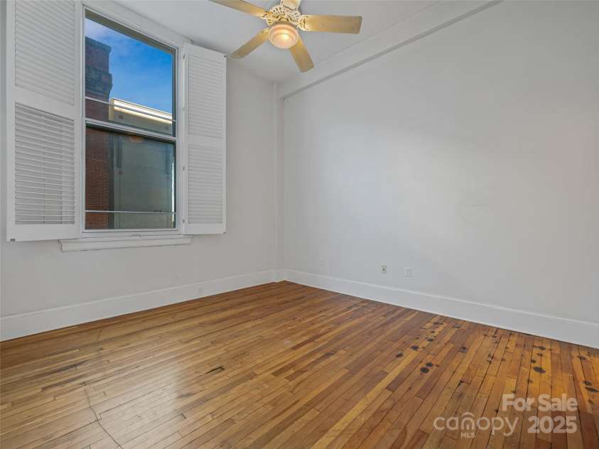 84 Walnut Street, Asheville, NC 28801.  MLS# CAR4313589, YatesRealty ID 2125. 