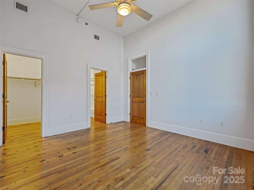 84 Walnut Street, Asheville, NC 28801.  MLS# CAR4313589, YatesRealty ID 2125. 