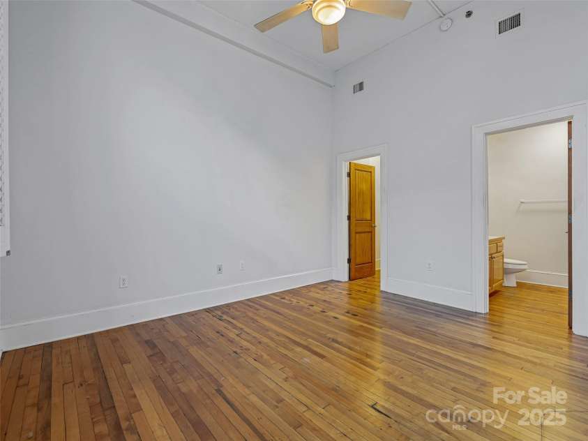 84 Walnut Street, Asheville, NC 28801.  MLS# CAR4313589, YatesRealty ID 2125. 