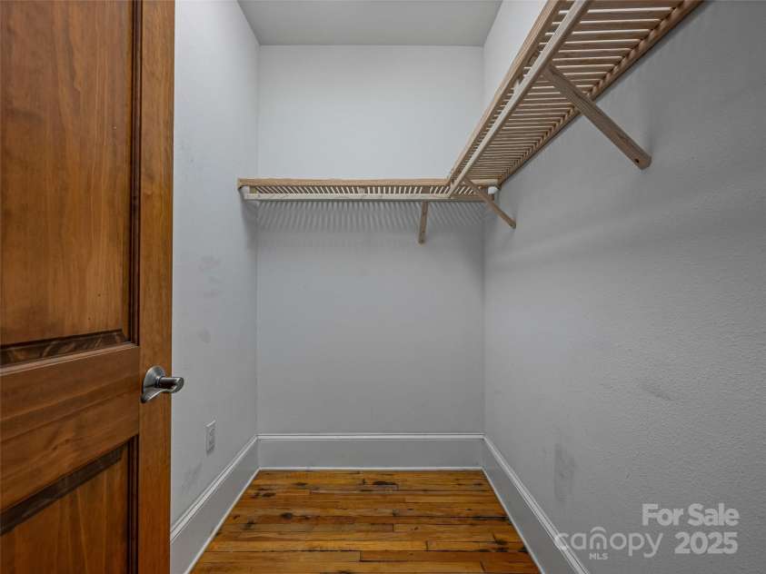 84 Walnut Street, Asheville, NC 28801.  MLS# CAR4313589, YatesRealty ID 2125. 