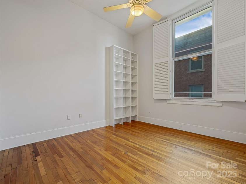 84 Walnut Street, Asheville, NC 28801.  MLS# CAR4313589, YatesRealty ID 2125. 