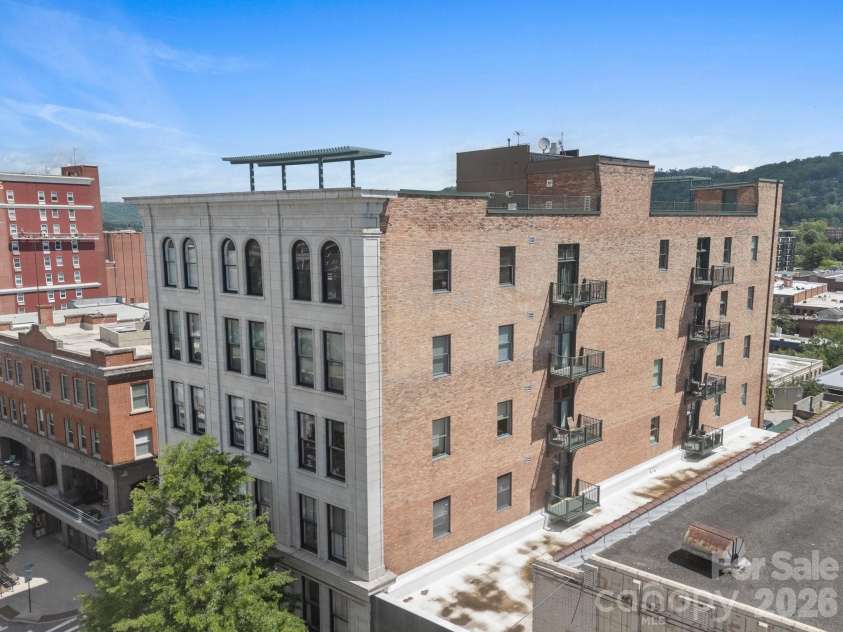 84 Walnut Street, Asheville, NC 28801.  MLS# CAR4349488, YatesRealty ID 2125. 