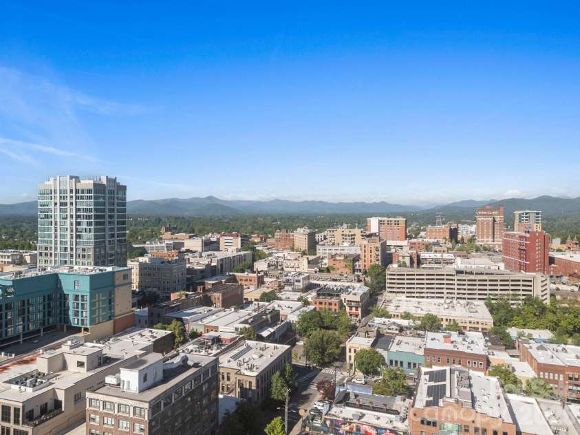 84 Walnut Street, Asheville, NC 28801.  MLS# CAR4349488, YatesRealty ID 2125. 