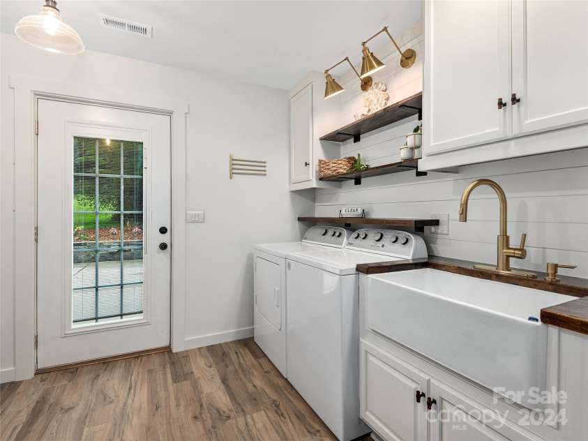 86 Clayton Lake Road, Waynesville, NC 28785.  MLS# CAR4189664, YatesRealty ID 2125. 