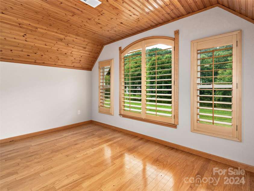86 Clayton Lake Road, Waynesville, NC 28785.  MLS# CAR4189664, YatesRealty ID 2125. 