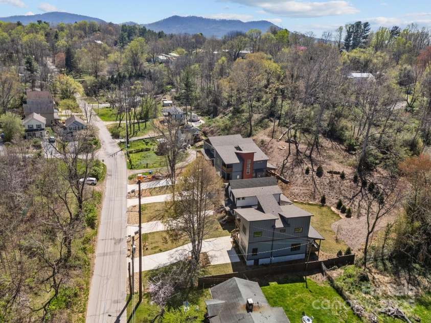 87 Glendale Avenue, Asheville, NC 28803.  MLS# CAR4145550, YatesRealty ID 2125. 