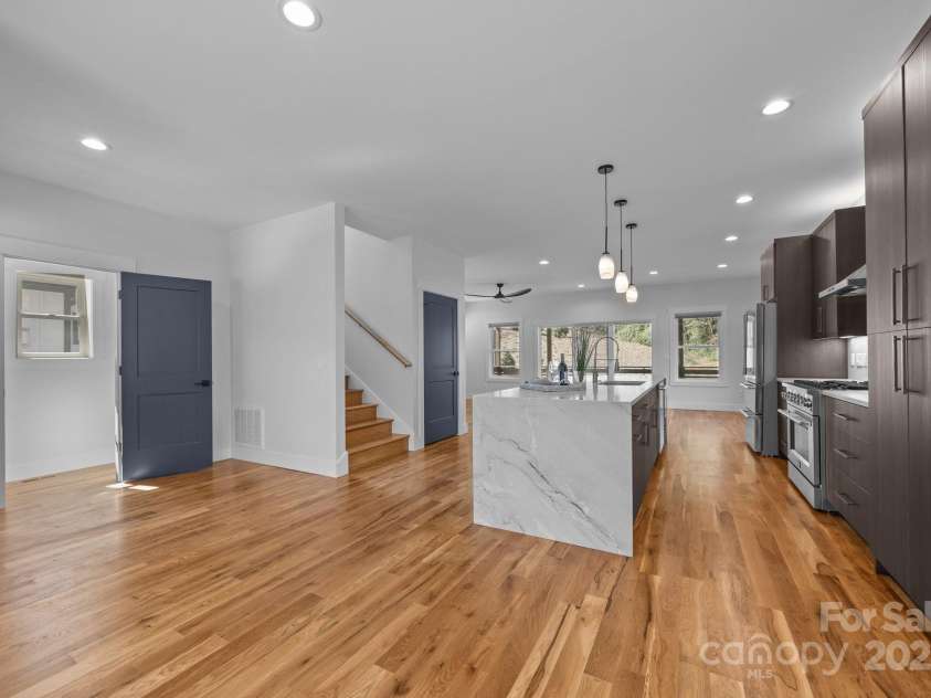 87 Glendale Avenue, Asheville, NC 28803.  MLS# CAR4145550, YatesRealty ID 2125. Open floor plan