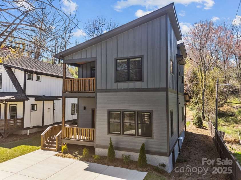 87 Glendale Avenue, Asheville, NC 28803.  MLS# CAR4145550, YatesRealty ID 2125. Welcome to 87 Glendale Ave.