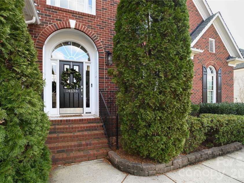14636 Northgreen Drive, Huntersville, NC 28078.  MLS# CAR4345794, YatesRealty ID 21250. 